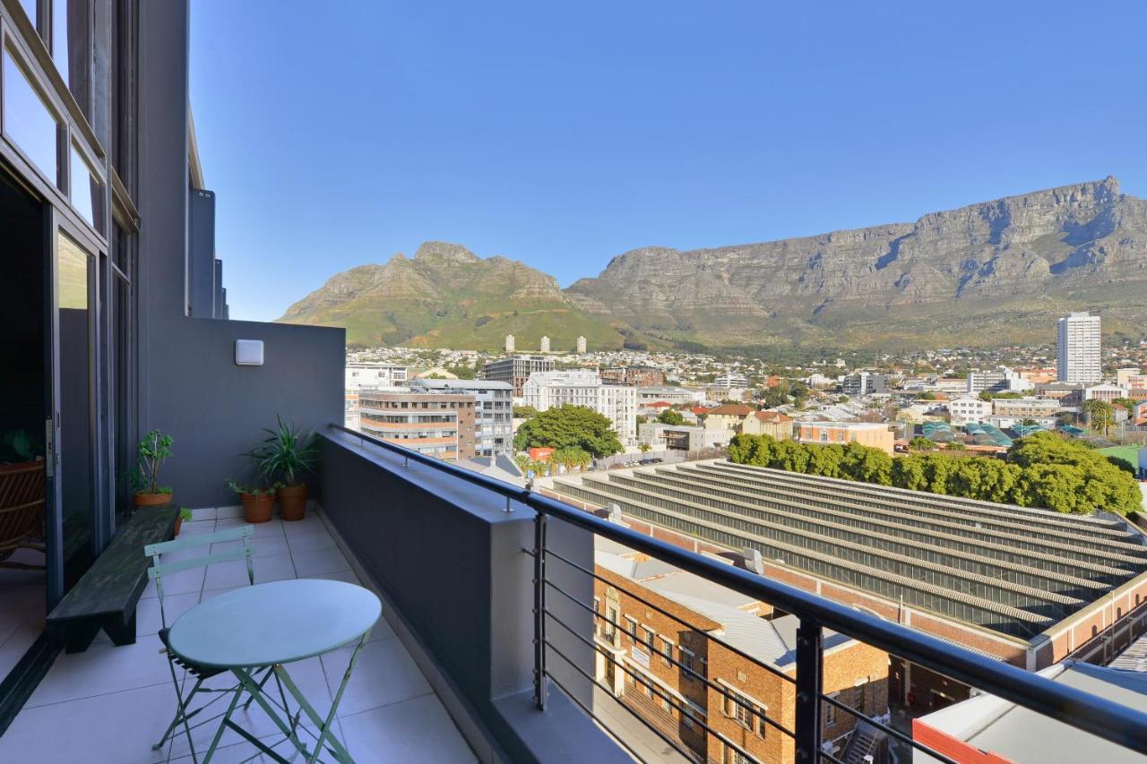 Apartment Top-floor 2 Bed Unmatched Table Mountain Views *