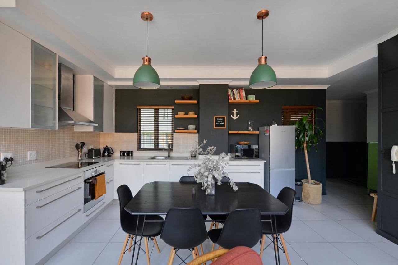 Apartment Top-floor 2 Bed Unmatched Table Mountain Views Cape Town