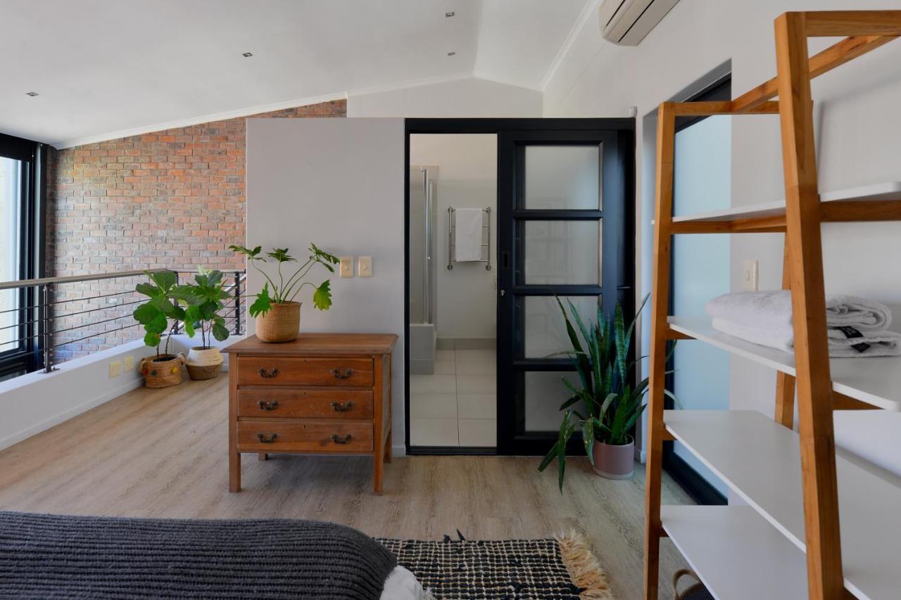Top-floor 2 Bed Unmatched Table Mountain Views Cape Town